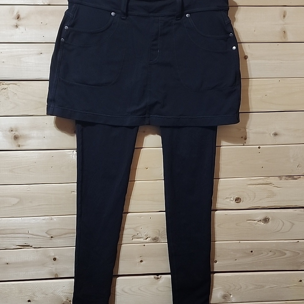 Athleta Bettona 2 in 1 Skirt Capri Leggings Black Size Small
